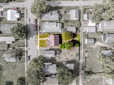 Tiny photo for 1436 W 14th Street, Muncie, IN 47302 (MLS # 202540545)