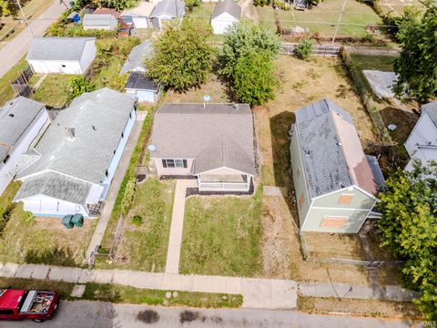 Tiny photo for 1436 W 14th Street, Muncie, IN 47302 (MLS # 202540545)