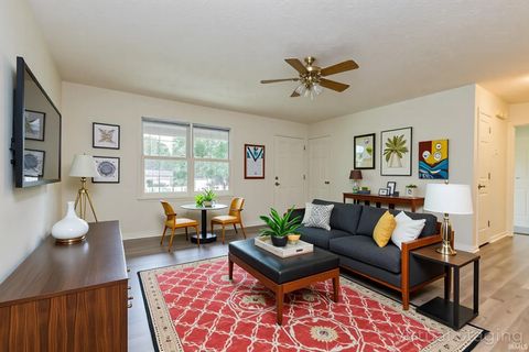 Tiny photo for 1436 W 14th Street, Muncie, IN 47302 (MLS # 202540545)