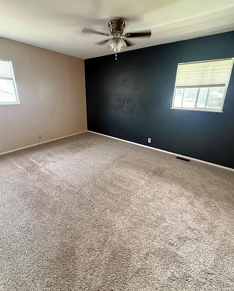 Tiny photo for 204 S 21st Street, Vincennes, IN 47591 (MLS # 202621619)