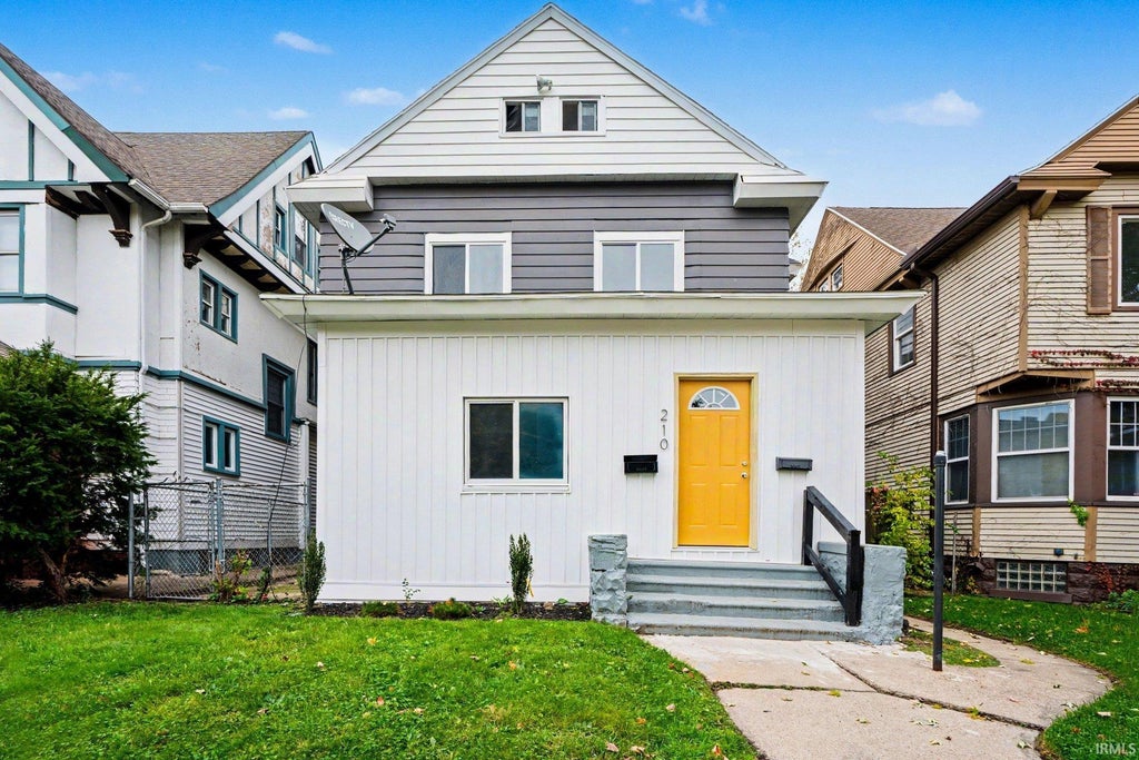 Photo of 210 S Taylor Street, South Bend, IN 46601 (MLS # 202642960)