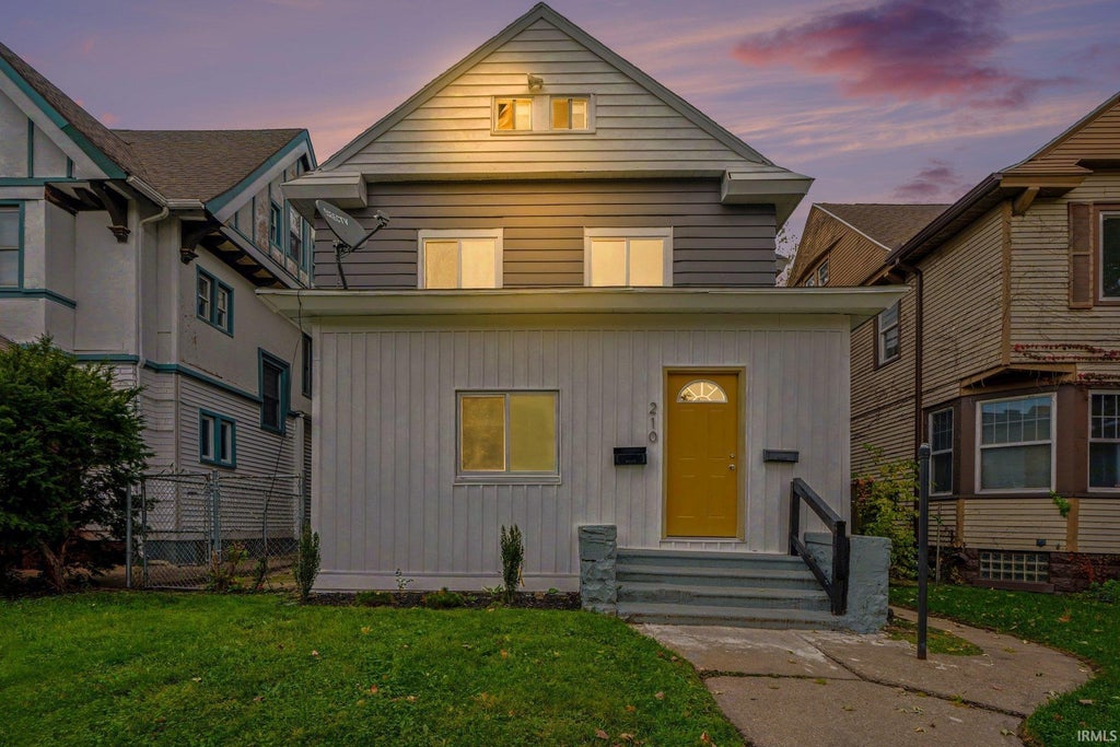 Photo of 210 S Taylor Street, South Bend, IN 46601 (MLS # 202642960)