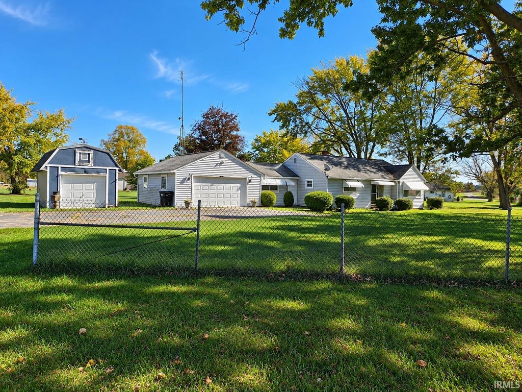 Photo of 2916 Jennifer Road, Fort Wayne, IN 46816 (MLS # 202644509)