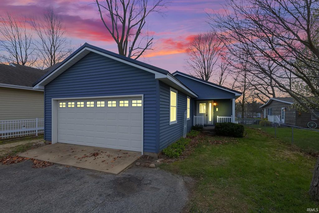 Photo of 3584 E Bailey Road, Monticello, IN 47960 (MLS # 202610519)