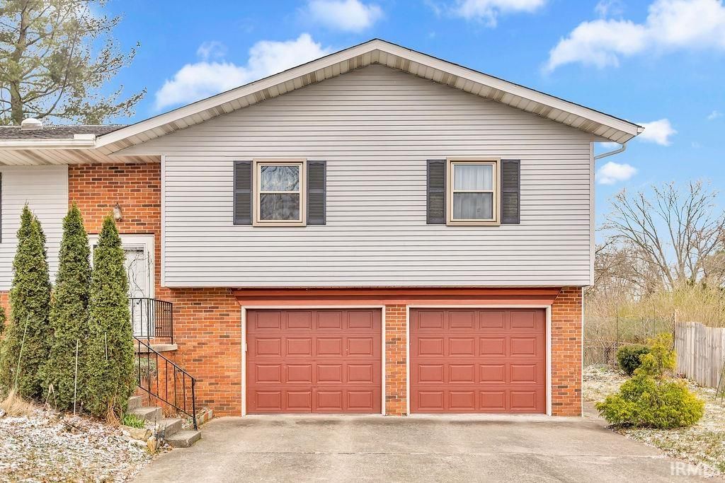 Photo of 2112 E Arden Drive, Bloomington, IN 47401 (MLS # 202609155)