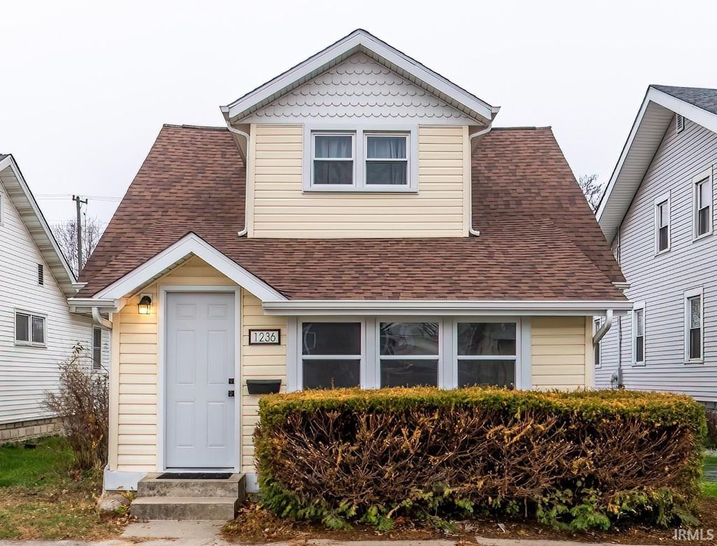 Photo of 1236 Ogan Avenue, Huntington, IN 46750 (MLS # 202547077)