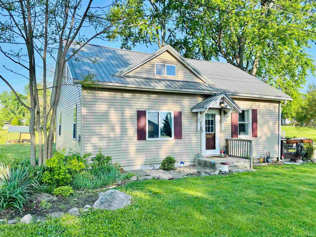 Photo of 302 N Michigan Street, Oxford, IN 47971 (MLS # 202615726)