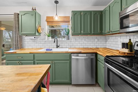 Tiny photo for 46 Gelder Court, Lafayette, IN 47905 (MLS # 202611184)