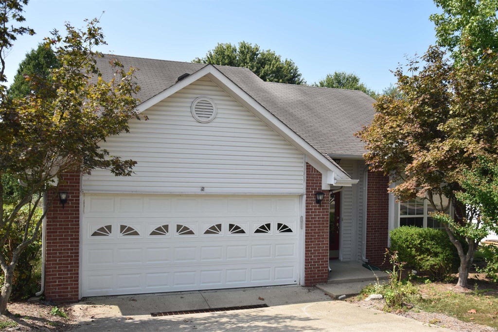 Photo of 1109 W Pine Meadow Drive, Bloomington, IN 47403 (MLS # 202639084)