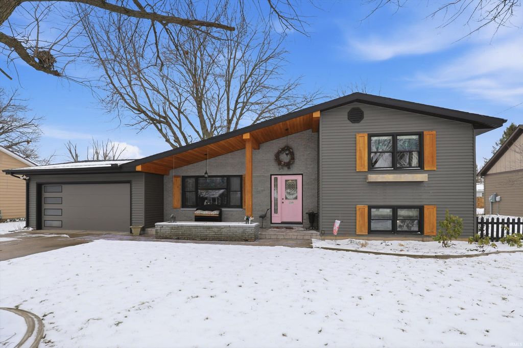 Photo of 1508 S 15th Street, Goshen, IN 46526 (MLS # 202609144)