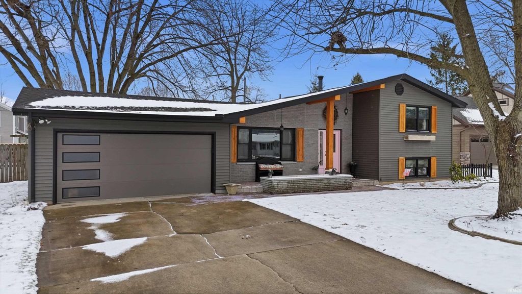 Photo of 1508 S 15th Street, Goshen, IN 46526 (MLS # 202609144)