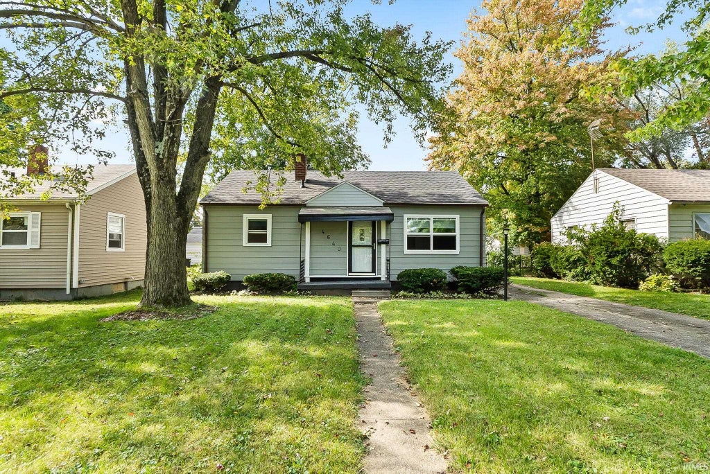 Photo of 4640 Spatz Avenue, Fort Wayne, IN 46806 (MLS # 202641064)