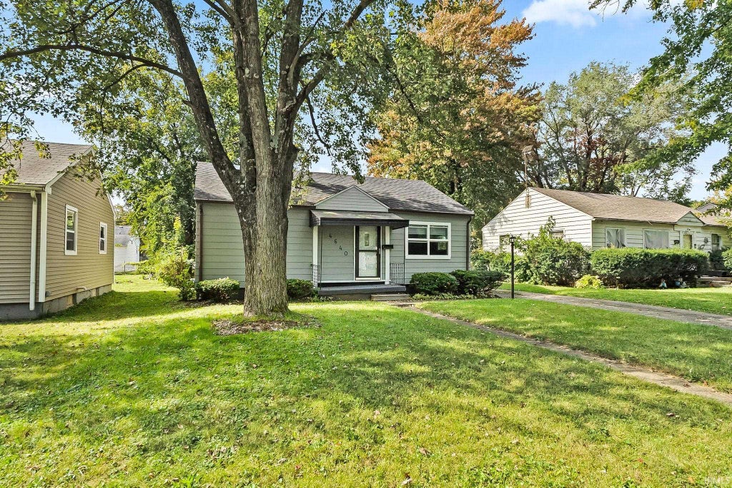 Photo of 4640 Spatz Avenue, Fort Wayne, IN 46806 (MLS # 202641064)