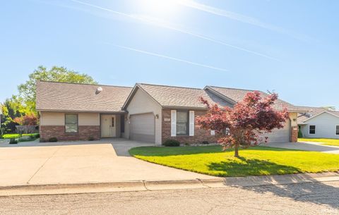 Photo of 1009 E Sherbrooke Drive, Bloomington, IN 47401 (MLS # 202614663)