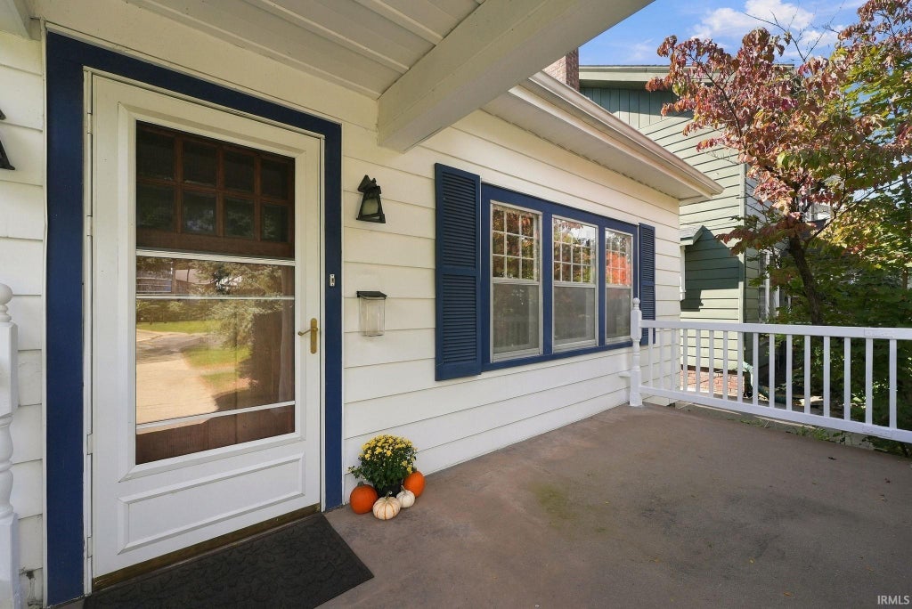 Photo of 919 Pasadena Drive, Fort Wayne, IN 46807 (MLS # 202641993)