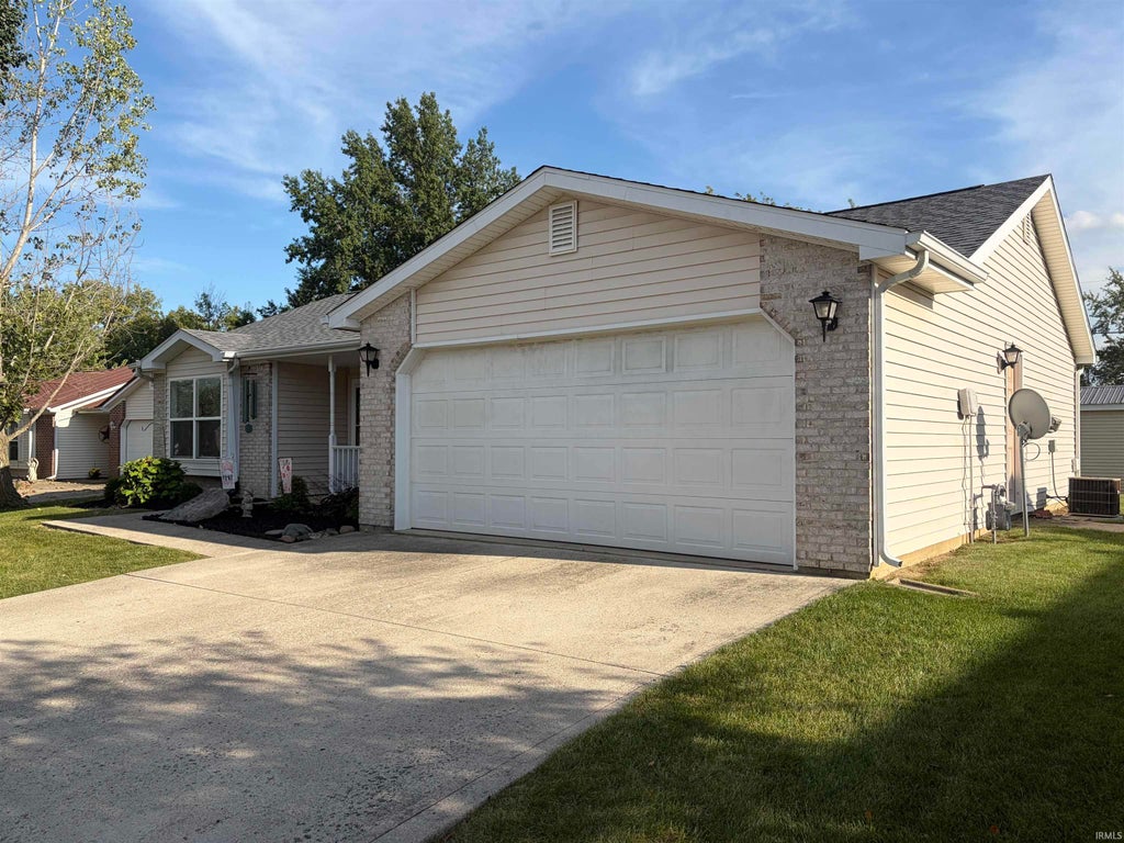 Photo of 113 Dogwood Lane, Portland, IN 47371 (MLS # 202637219)