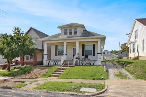 Tiny photo for 2602 Pennsylvania Street, Evansville, IN 47712 (MLS # 202623497)