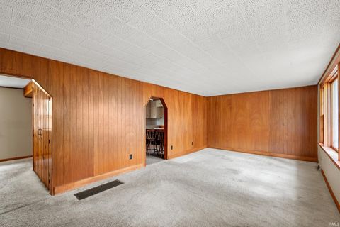 Tiny photo for 303 N Roosevelt Street, Warsaw, IN 46580 (MLS # 202619926)
