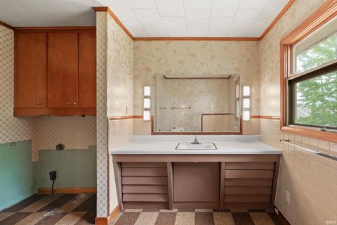 Tiny photo for 303 N Roosevelt Street, Warsaw, IN 46580 (MLS # 202619926)
