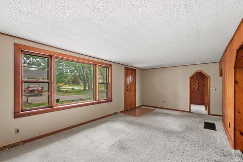 Tiny photo for 303 N Roosevelt Street, Warsaw, IN 46580 (MLS # 202619926)