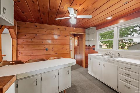 Tiny photo for 303 N Roosevelt Street, Warsaw, IN 46580 (MLS # 202619926)