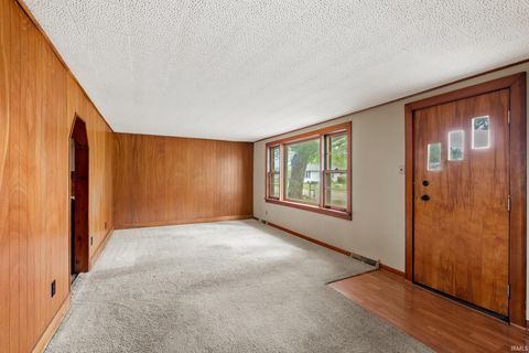 Tiny photo for 303 N Roosevelt Street, Warsaw, IN 46580 (MLS # 202619926)