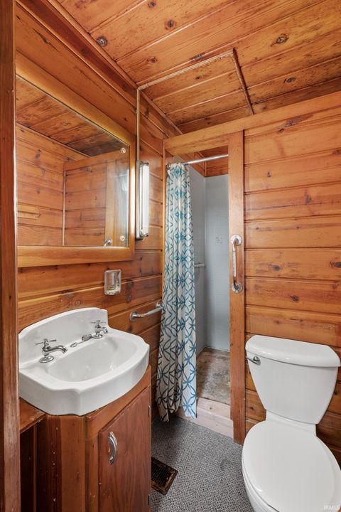 Tiny photo for 303 N Roosevelt Street, Warsaw, IN 46580 (MLS # 202619926)