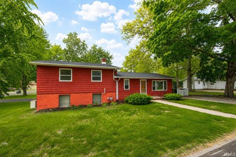 Tiny photo for 303 N Roosevelt Street, Warsaw, IN 46580 (MLS # 202619926)