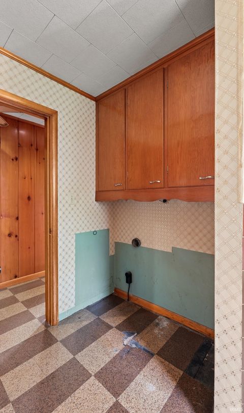 Tiny photo for 303 N Roosevelt Street, Warsaw, IN 46580 (MLS # 202619926)