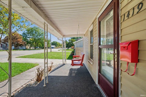 Tiny photo for 1419 Union Street, Mishawaka, IN 46544 (MLS # 202642601)