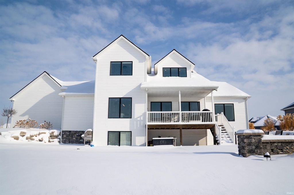 Photo of 295 Quell Court, Fort Wayne, IN 46845 (MLS # 202602909)