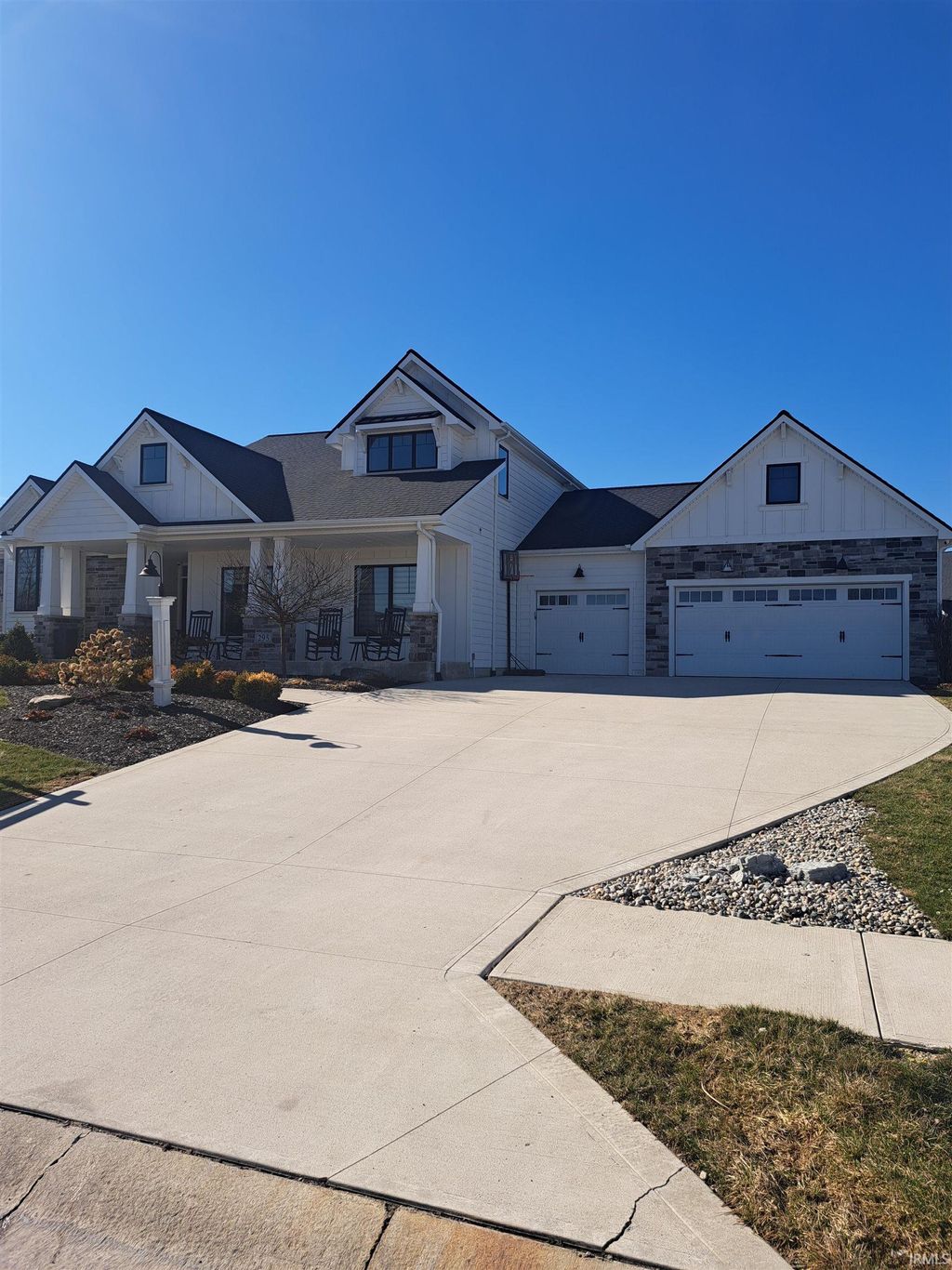 Photo of 295 Quell Court, Fort Wayne, IN 46845 (MLS # 202602909)