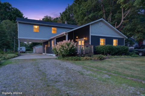 Photo of 1712 W Jefferson Street, Kokomo, IN 46901 (MLS # 202628387)