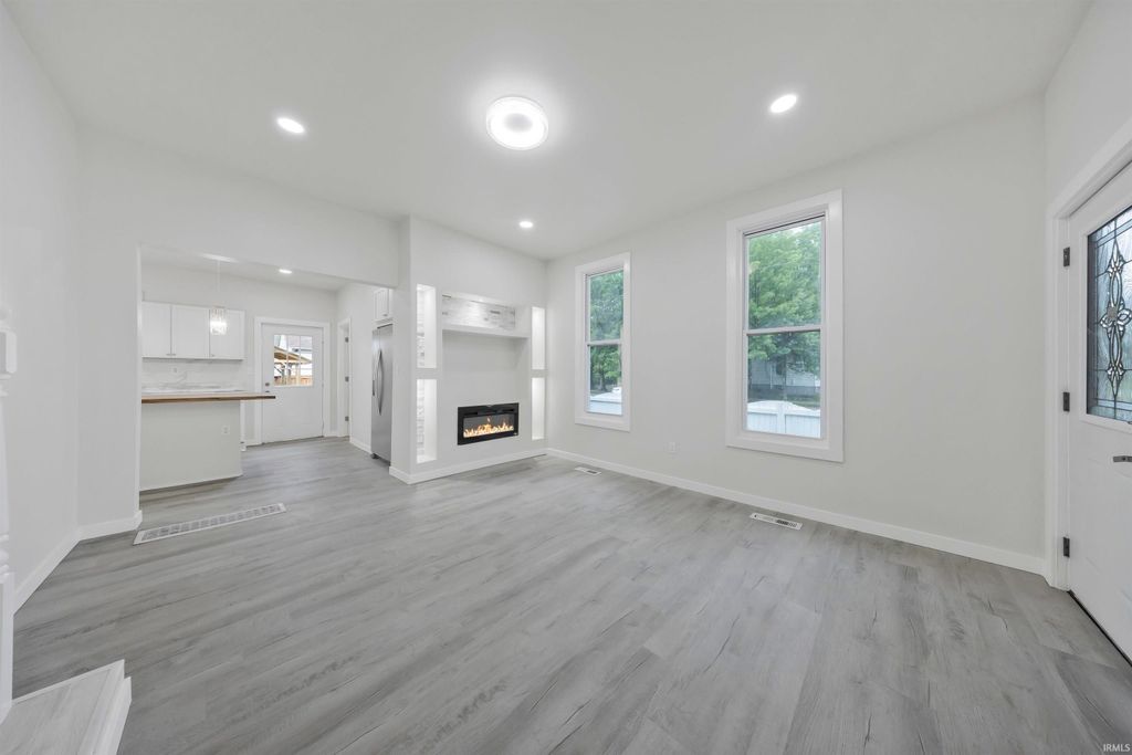 Photo of 440 S Bedford Avenue, Evansville, IN 47713 (MLS # 202615952)