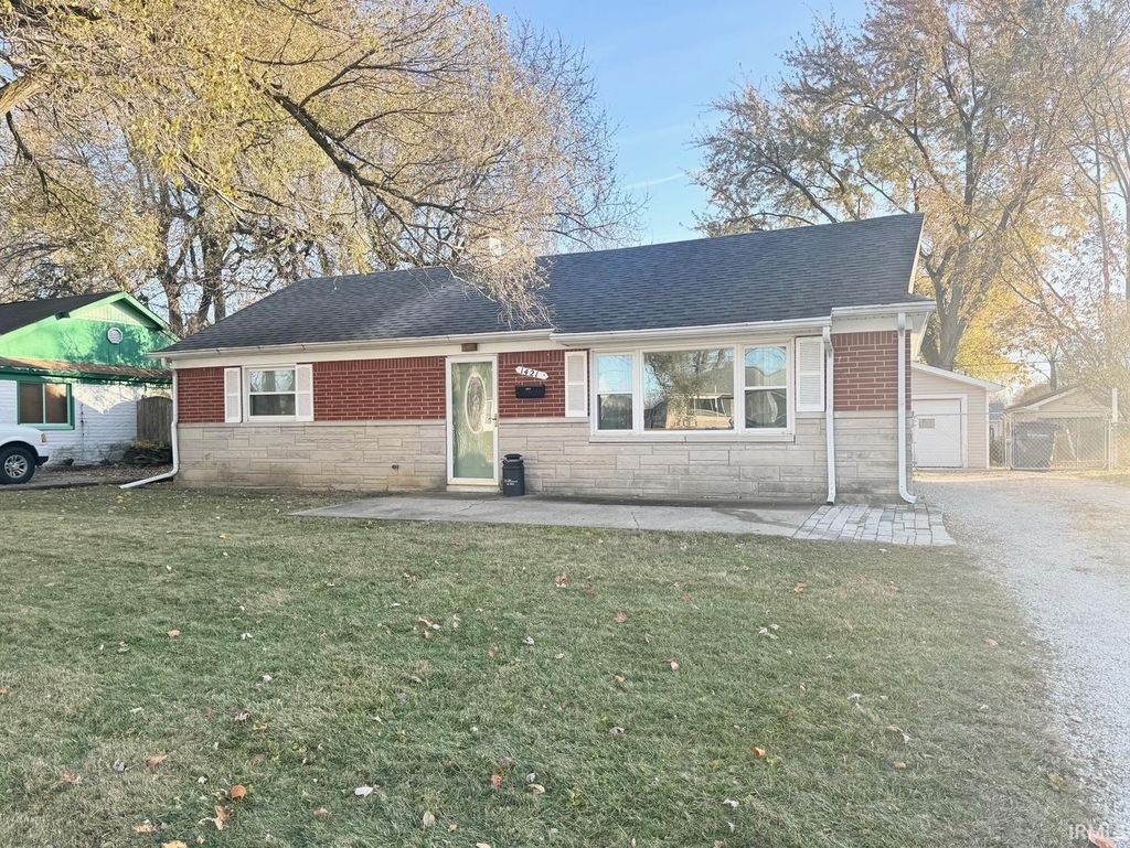 Photo of 1421 W Tate Street, Kokomo, IN 46901 (MLS # 202545914)