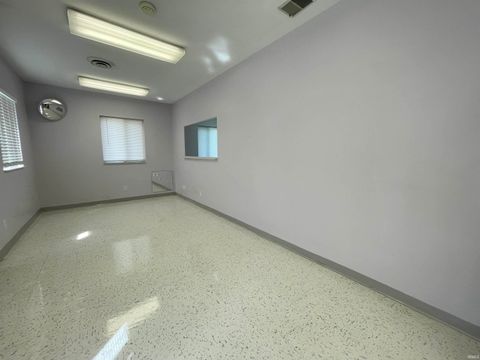 Tiny photo for 750 E Markland Avenue, Kokomo, IN 46901 (MLS # 202412924)