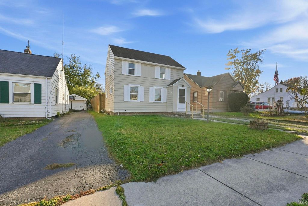 Photo of 3408 Felician Street, Fort Wayne, IN 46803 (MLS # 202545059)