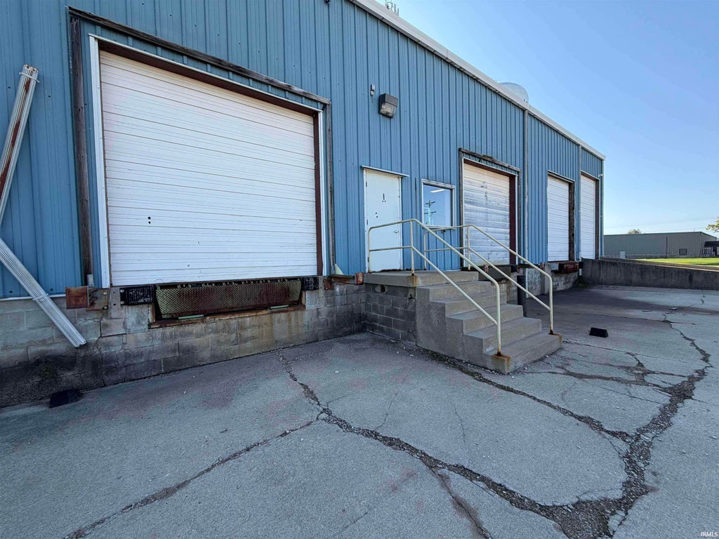 Photo of 3040 S Commerce Drive, New Castle, IN 47362 (MLS # 202639510)