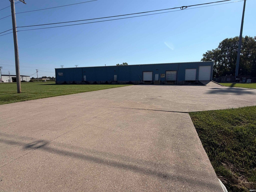 Photo of 3040 S Commerce Drive, New Castle, IN 47362 (MLS # 202639510)