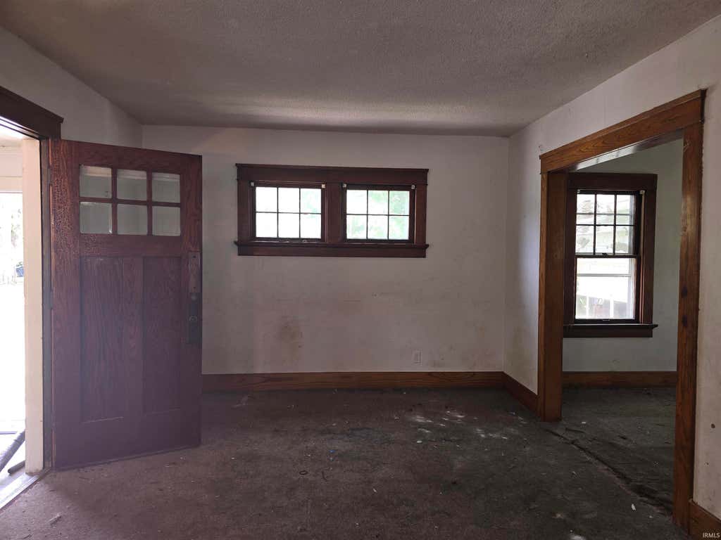 Photo of 430 Greenwood Avenue, Fort Wayne, IN 46808 (MLS # 202631230)