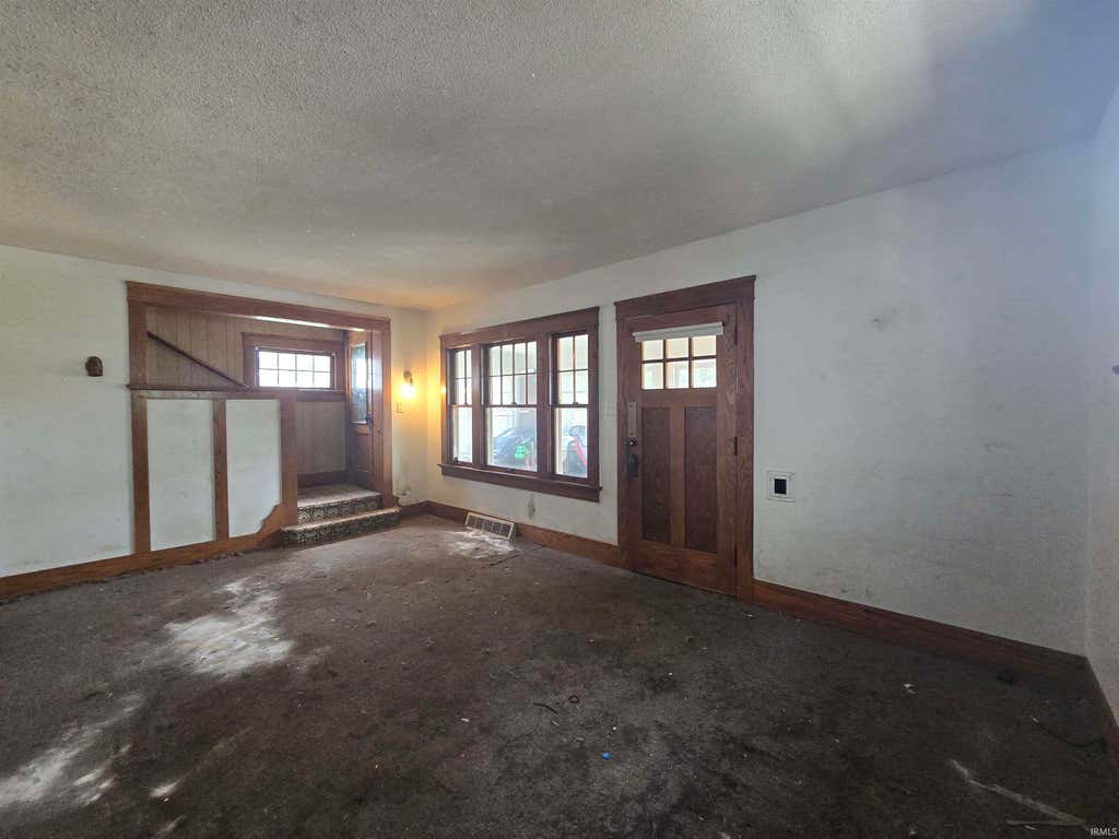 Photo of 430 Greenwood Avenue, Fort Wayne, IN 46808 (MLS # 202631230)