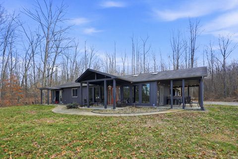 Tiny photo for 5832 E Mahalasville Road, Morgantown, IN 46160 (MLS # 202603860)