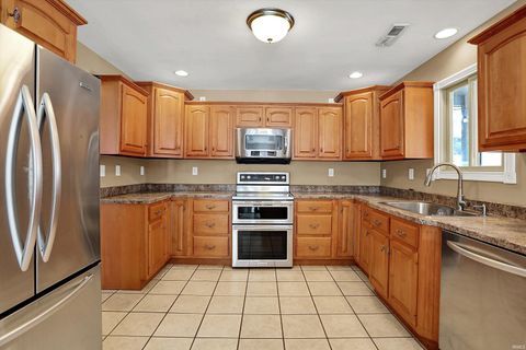 Tiny photo for 5832 E Mahalasville Road, Morgantown, IN 46160 (MLS # 202603860)