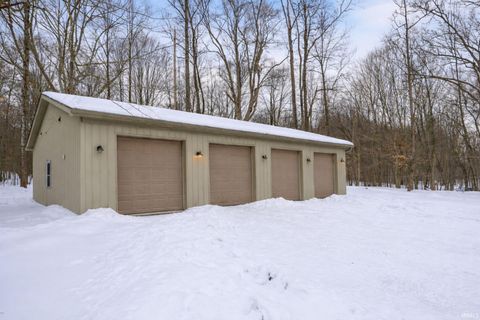 Tiny photo for 5832 E Mahalasville Road, Morgantown, IN 46160 (MLS # 202603860)