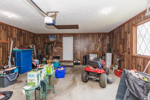 Tiny photo for 1704 N Thorn Tree Road, Muncie, IN 47304 (MLS # 202618601)