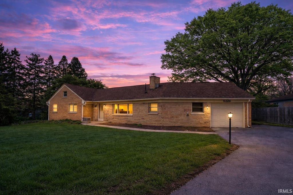 Photo of 5324 N Bend Drive, Fort Wayne, IN 46804 (MLS # 202616243)