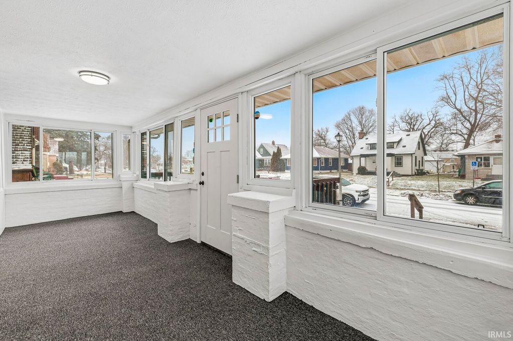 Photo of 626 E Irvington Avenue, South Bend, IN 46614 (MLS # 202601666)