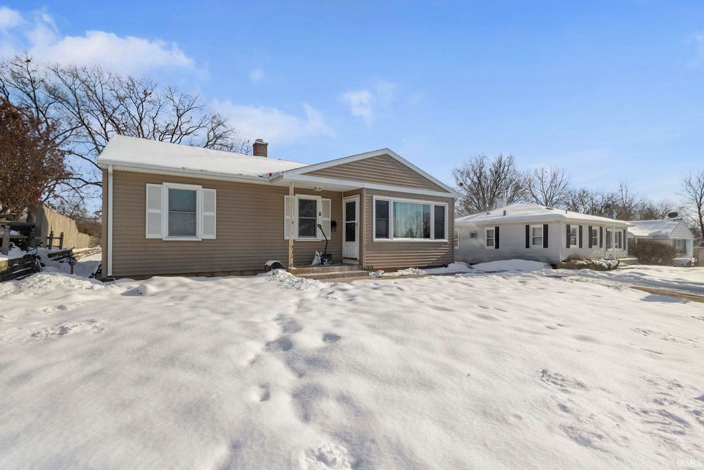 Photo of 1250 Sussex Drive, South Bend, IN 46628 (MLS # 202549042)