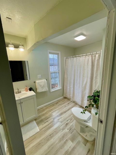 Tiny photo for 1008 E Spraker Street, Kokomo, IN 46901 (MLS # 202537410)