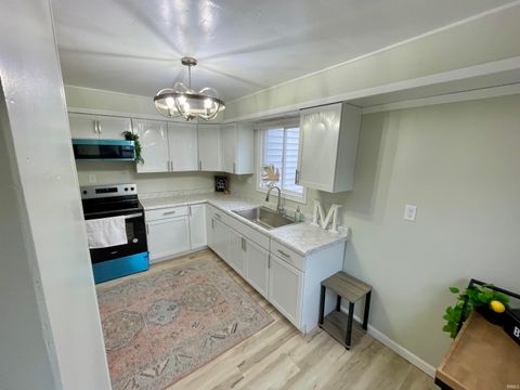 Tiny photo for 1008 E Spraker Street, Kokomo, IN 46901 (MLS # 202537410)